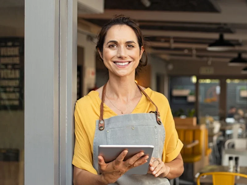 Restaurant phone answering service with Australian virtual receptionists handling tourism travel and hospitality reservations for hotels and restaurants 24/7